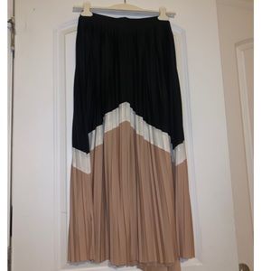 H&M STUDIO COLLECTION.  Pleated calf/length skirt